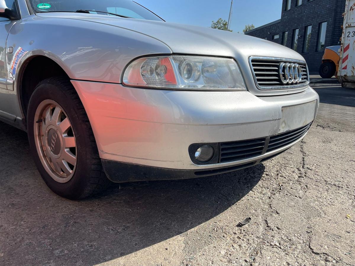 Audi A4 B5 BJ99 Limousine original Stoßfänger Stoßstange vorn LY7W Lichtsilber